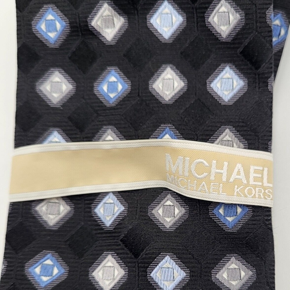 Michael Kors Black Geometric Pattern 100% Silk Mens Neck Tie Ruby Neat NWT